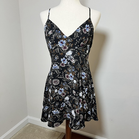 American Eagle Outfitters Dresses & Skirts - American Eagle Mini Dress Black Floral Boho Whimsigoth Dark Fairy Grunge Y2K